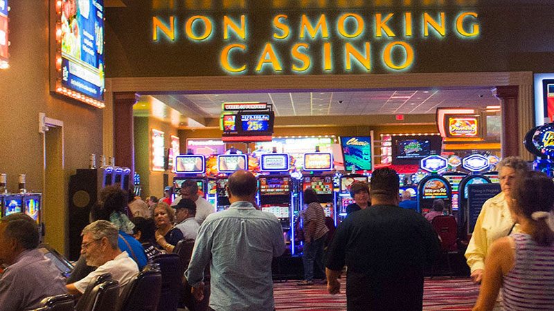 EE.UU.-prohíbe-fumar-en-las-salas-de-juego-de-los-casinos