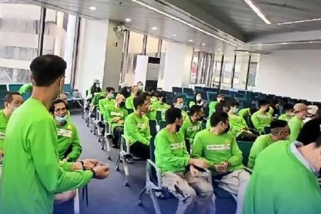 Ciudadanos chinos listos para ser deportados ciudadanos-chinos-listos-para-ser-deportados